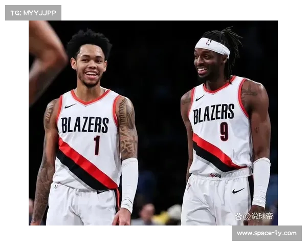 格兰特加盟开拓者后首次替补登场展现全能表现助球队稳住局势 格兰特加盟开拓者后首次替补登场展现全能表现助球队稳住局势