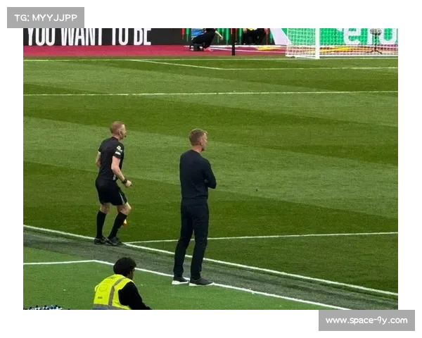 主帅呼吁提升英超裁判专业性,质疑当前裁判水平 主帅呼吁提升英超裁判专业性,质疑当前裁判水平